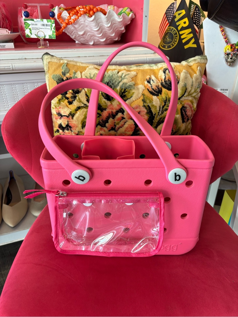Bogg bag in pink - with accessories
